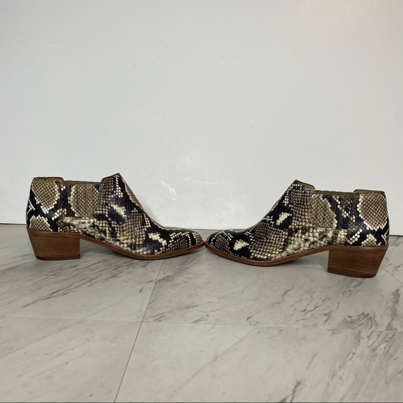 New! Madewell Sonia Low Chelsea Snake Embossed Leather Bootie 6 - Picture 5 of 12